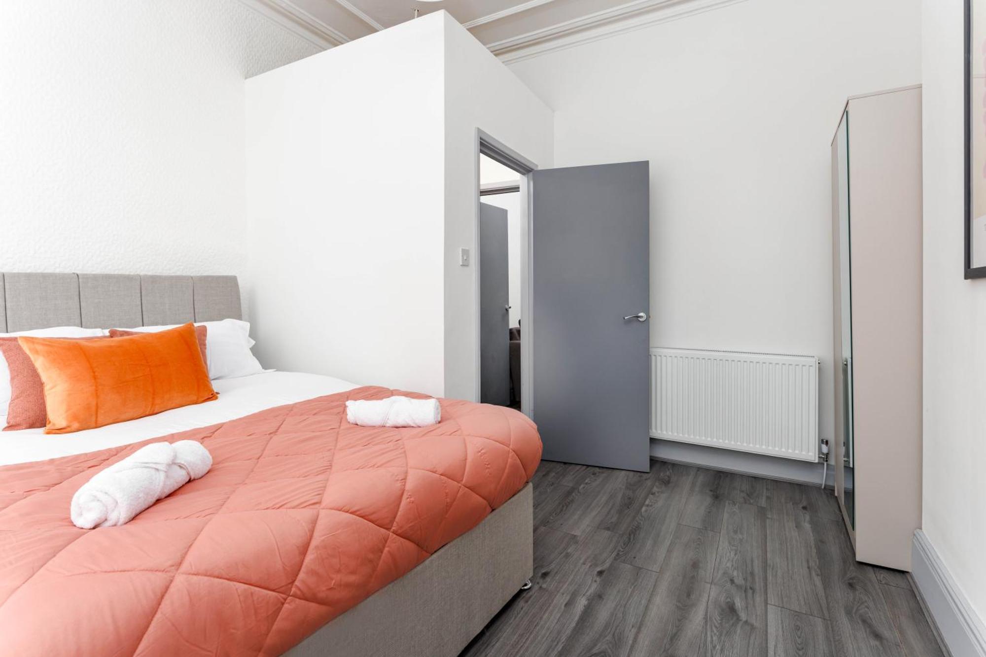 Newly Renovated Apartments In Liverpool - Extended Stay Exterior photo